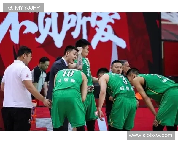 重庆网球队战术解析：深度剖析盯防策略与技术运用