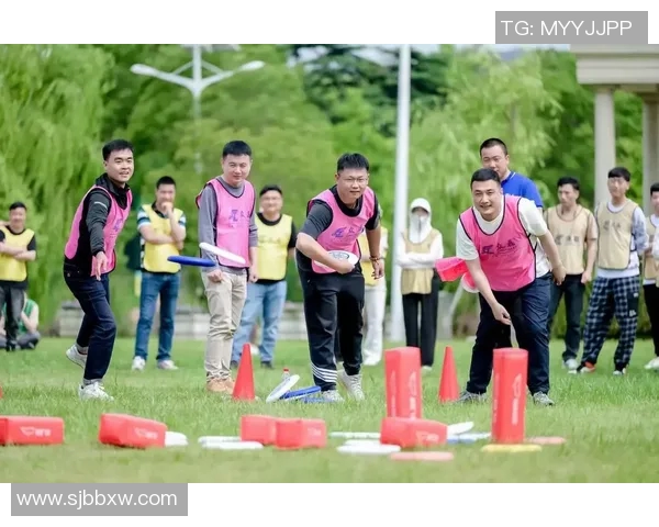 飞盘深度探索重庆飞盘队的战术转换与团队协作之道