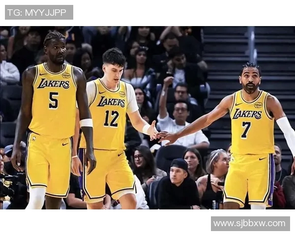 湖人对决热火精彩转播全程回顾与赛后分析尽在此处 湖人对决热火精彩转播全程回顾与赛后分析尽在此处