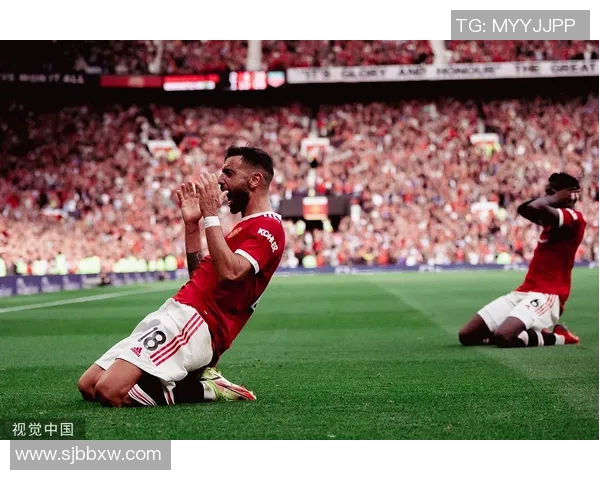 登克尔克与巴迪的激烈对决揭示足球战术与团队合作的精彩瞬间 登克尔克与巴迪的激烈对决揭示足球战术与团队合作的精彩瞬间